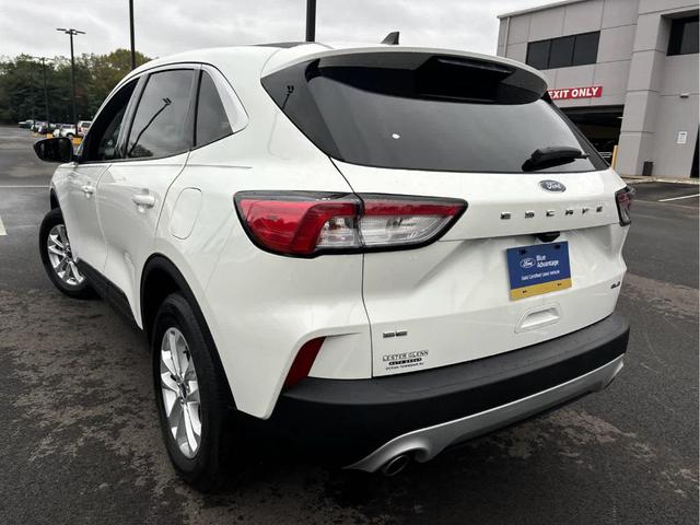 Photo of 2022 Star White Ford Escape