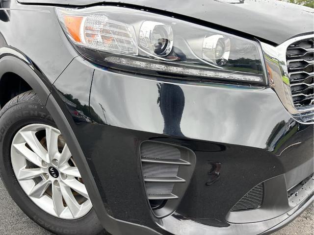 Photo of 2020 Ebony Black Kia Sorento