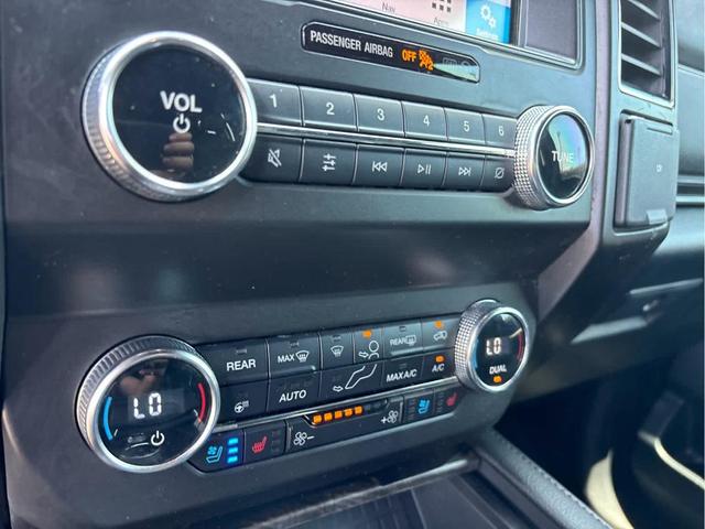 Photo of 2019 Agate Black Metallic Ford Expedition