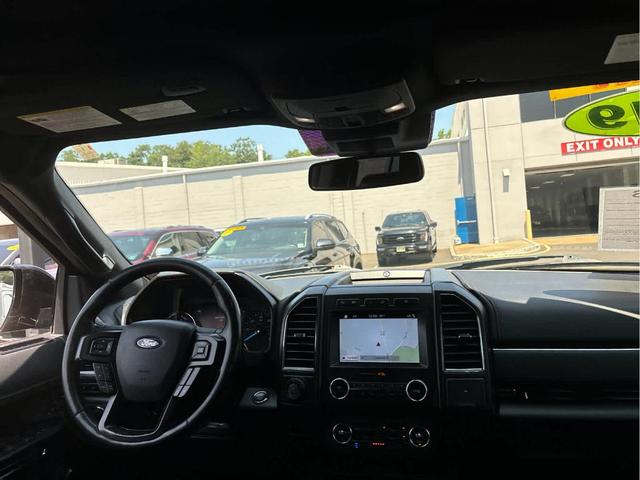 Photo of 2019 Agate Black Metallic Ford Expedition