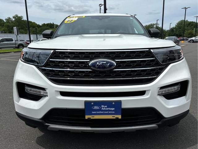 Photo of 2022 Star White Ford Explorer