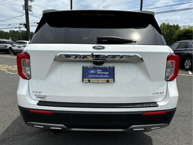 Photo of 2022 Star White Ford Explorer