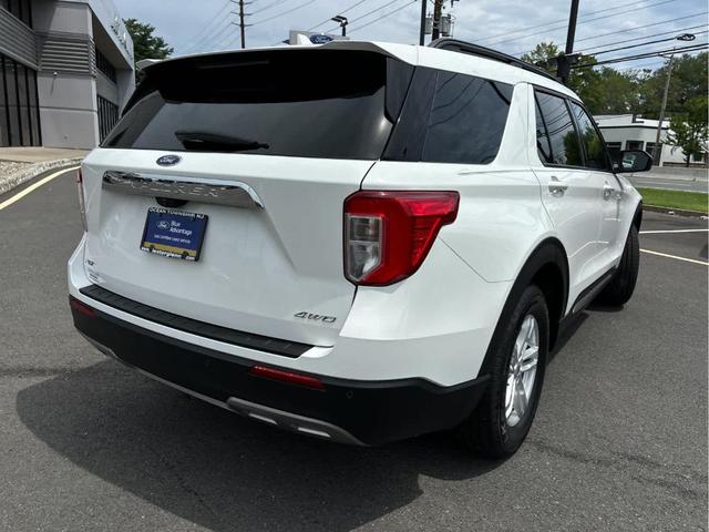 Photo of 2022 Star White Ford Explorer