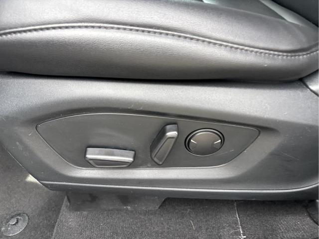 Photo of 2022 Star White Ford Explorer