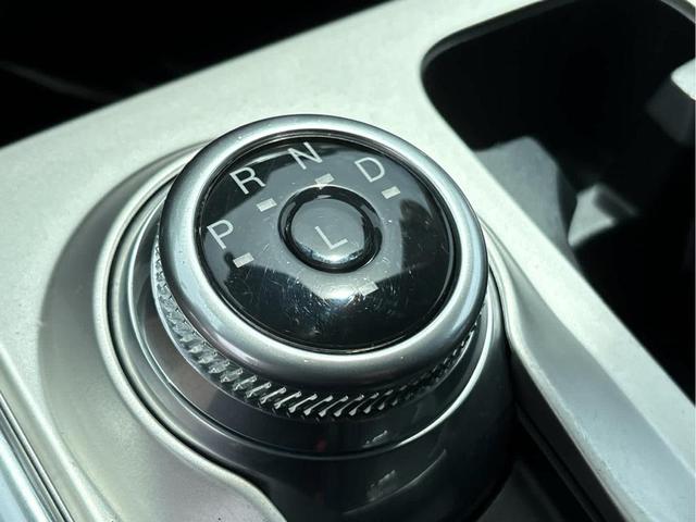 Photo of 2022 Star White Ford Explorer
