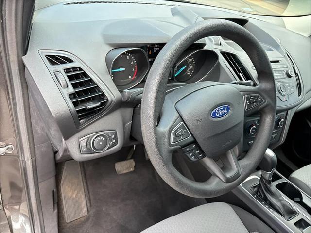 Photo of 2017 Magnetic Metallic Ford Escape