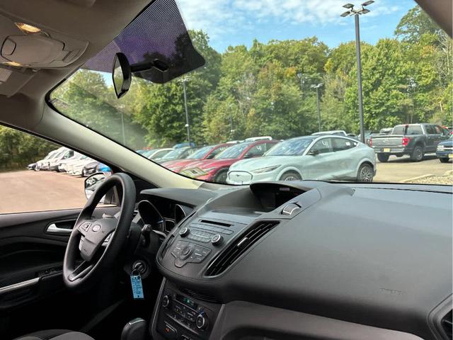 Photo of 2017 Magnetic Metallic Ford Escape