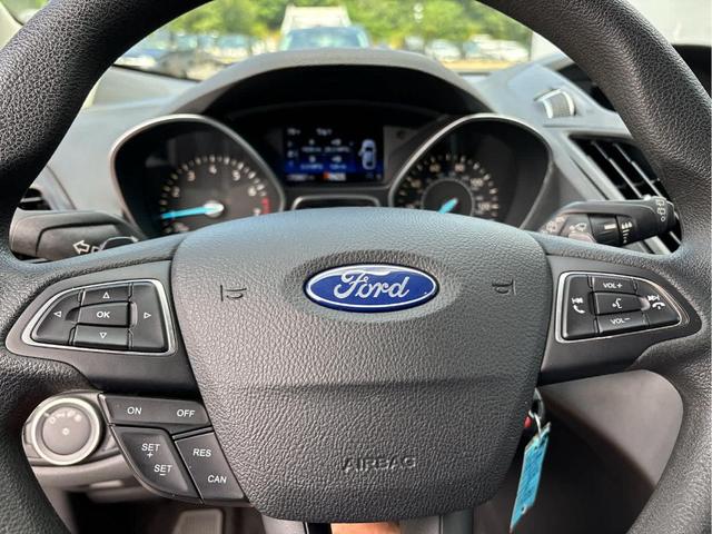 Photo of 2017 Magnetic Metallic Ford Escape