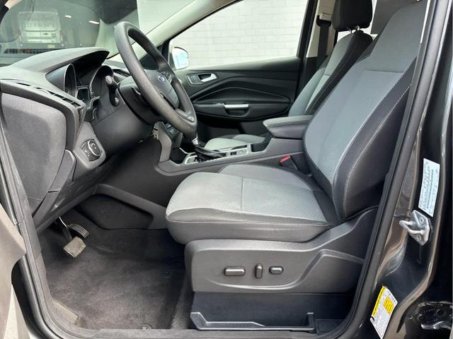 Photo of 2017 Magnetic Metallic Ford Escape