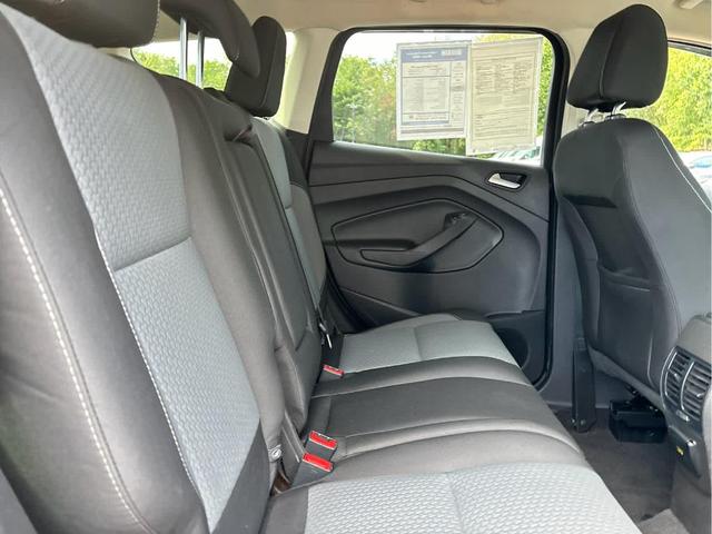 Photo of 2017 Magnetic Metallic Ford Escape