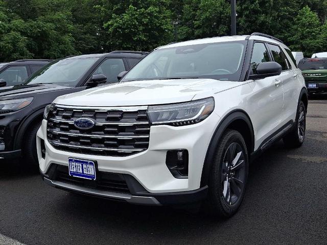 Photo of 2025 Star White Ford Explorer
