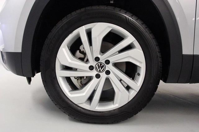 Photo of 2022 Pyrite Silver Metallic Volkswagen Atlas