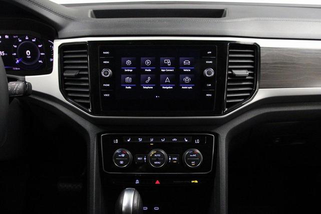 Photo of 2022 Pyrite Silver Metallic Volkswagen Atlas