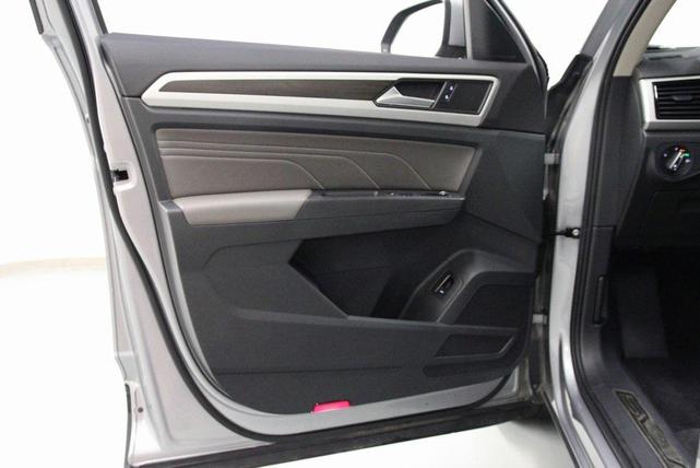 Photo of 2022 Pyrite Silver Metallic Volkswagen Atlas