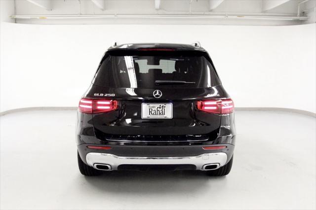 Photo of 2024 Black Mercedes-Benz GLB 250