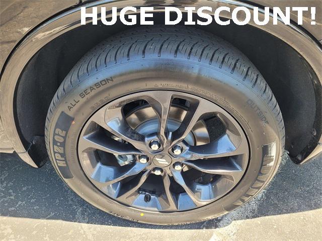 Photo of 2021 DB Black Clearcoat Dodge Durango