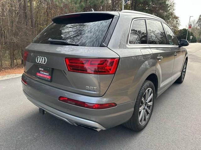 Photo of 2018 Gray Audi Q7