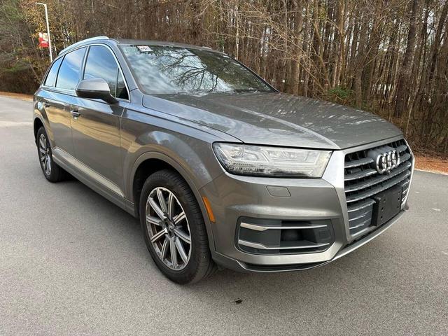 Photo of 2018 Gray Audi Q7