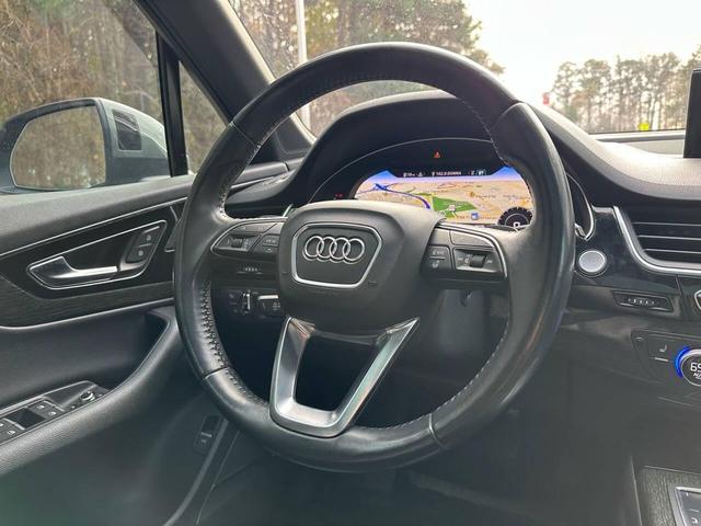 Photo of 2018 Gray Audi Q7