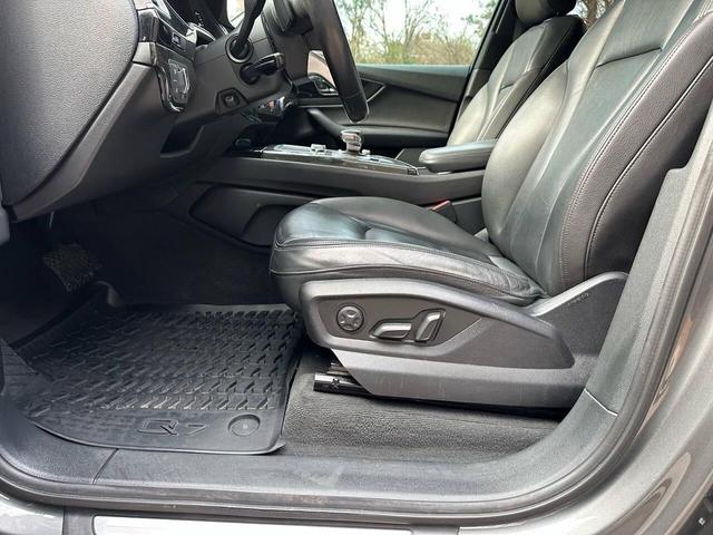 Photo of 2018 Gray Audi Q7