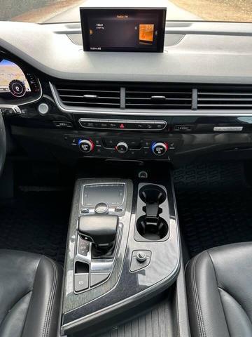 Photo of 2018 Gray Audi Q7