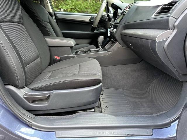 Photo of 2017 Blue Subaru Outback