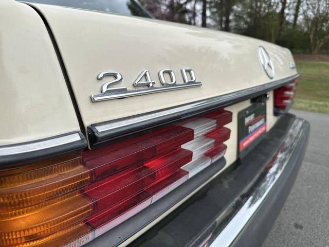 Photo of 1978 Champagne Mercedes-Benz 240D