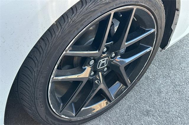 Photo of 2023 Platinum White Pearl Honda Civic