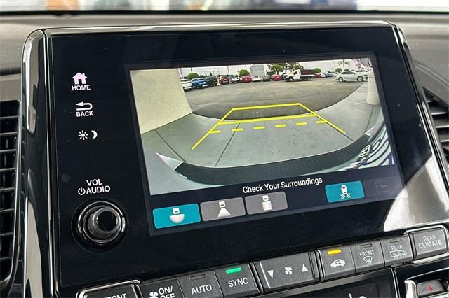 Photo of 2023 Lunar Silver Metallic Honda Odyssey