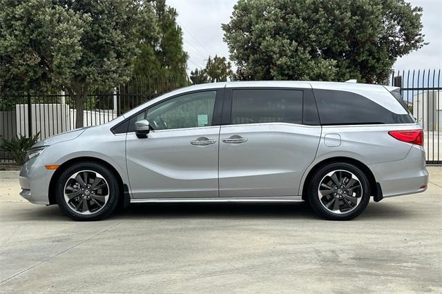 Photo of 2023 Lunar Silver Metallic Honda Odyssey