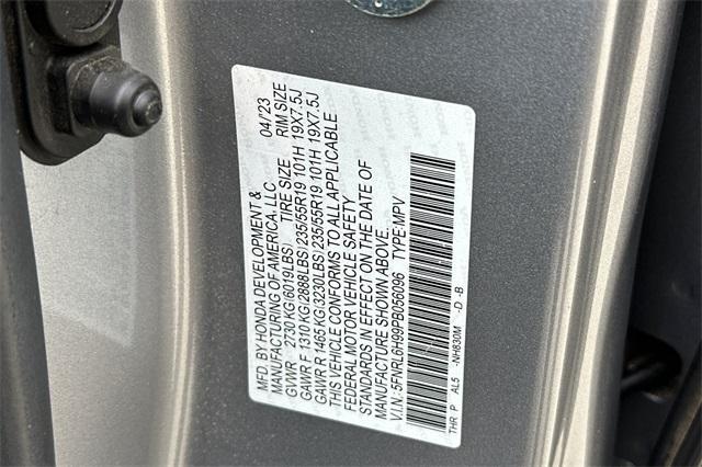 Photo of 2023 Lunar Silver Metallic Honda Odyssey