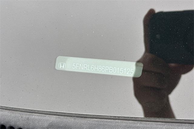Photo of 2023 Platinum White Pearl Honda Odyssey