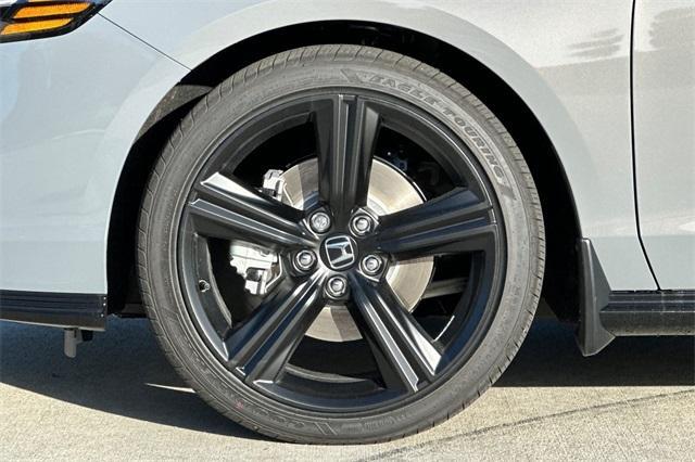 Photo of 2025 Urban Gray Pearl Honda Accord Hybrid
