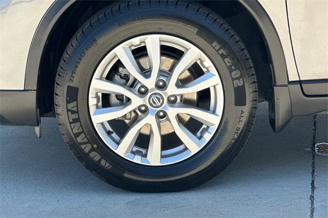 Photo of 2019 Gun Metallic Nissan Rogue