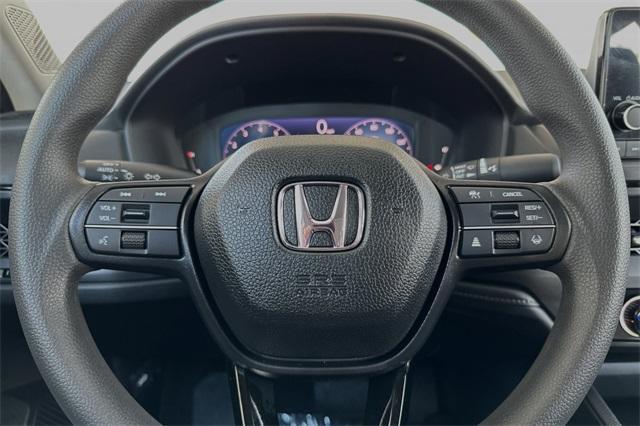 Photo of 2025 Platinum White Pearl Honda Accord