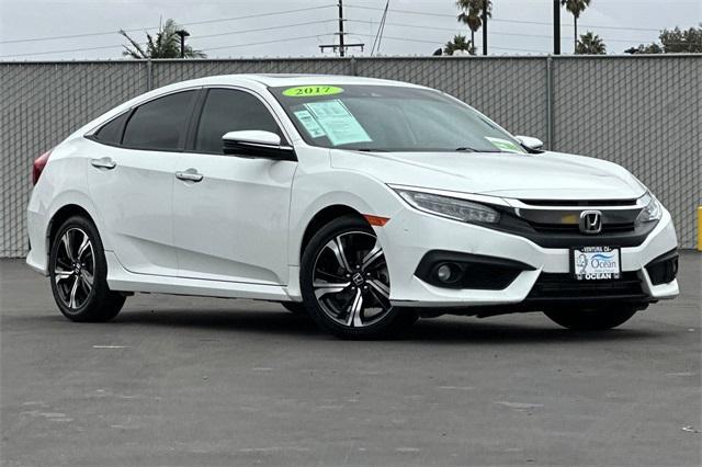 Photo of 2017 White Honda Civic