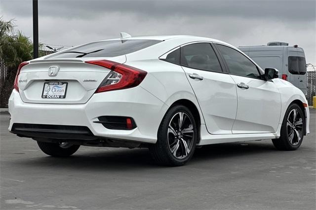 Photo of 2017 White Honda Civic