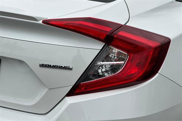 Photo of 2017 White Honda Civic