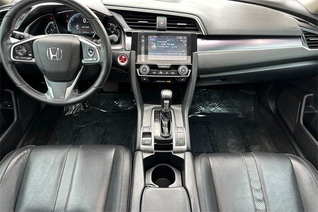 Photo of 2017 White Honda Civic
