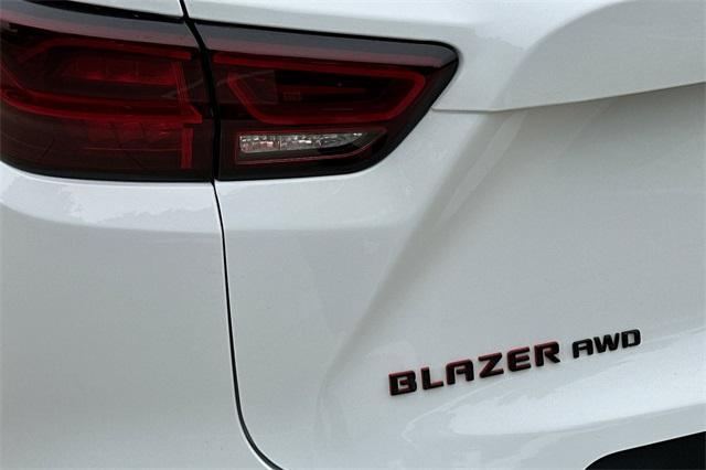 Photo of 2023 Summit White Chevrolet Blazer
