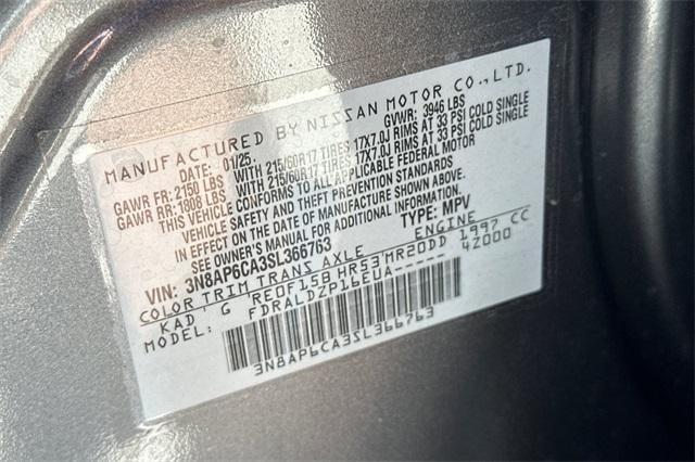 Photo of 2025 Gun Metallic Nissan Kicks