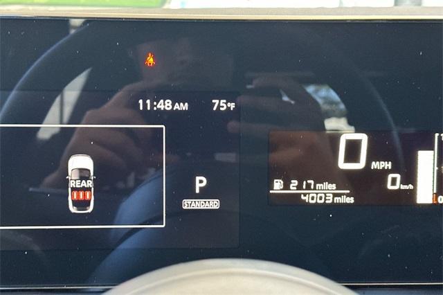 Photo of 2025 Gun Metallic Nissan Kicks