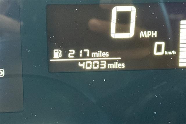 Photo of 2025 Gun Metallic Nissan Kicks