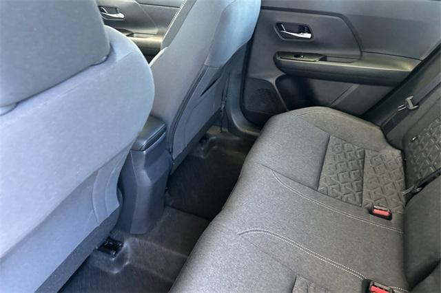 Photo of 2025 Gun Metallic Nissan Kicks