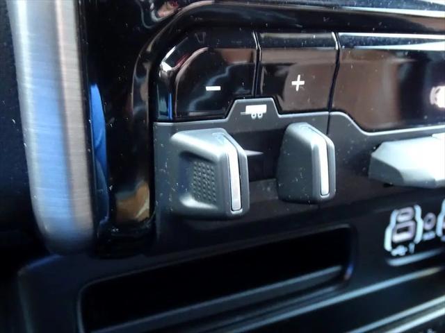 Photo of 2023 Diamond Black Crystal Pearlcoat RAM 2500