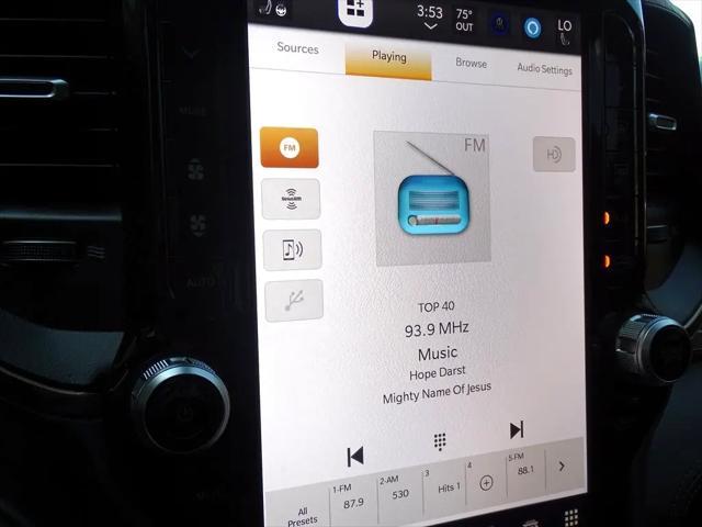 Photo of 2023 Diamond Black Crystal Pearlcoat RAM 2500