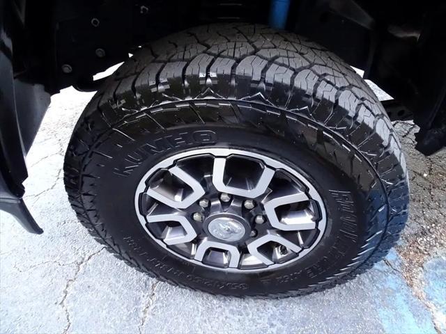 Photo of 2023 Diamond Black Crystal Pearlcoat RAM 2500