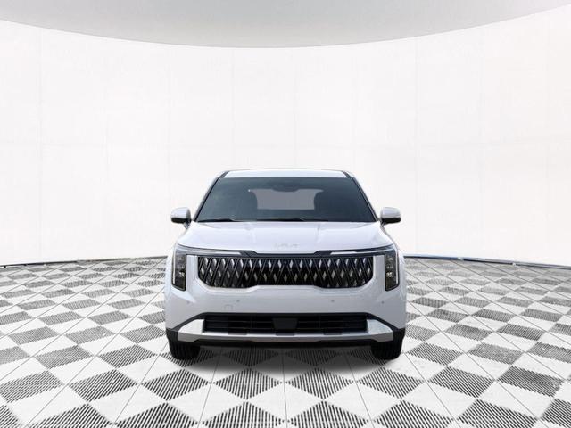 Photo of 2026 Snow White Kia Carnival