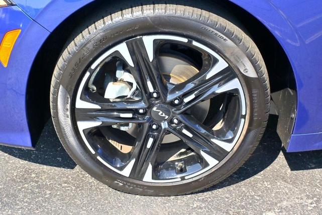 Photo of 2022 Sapphire Blue Kia K5