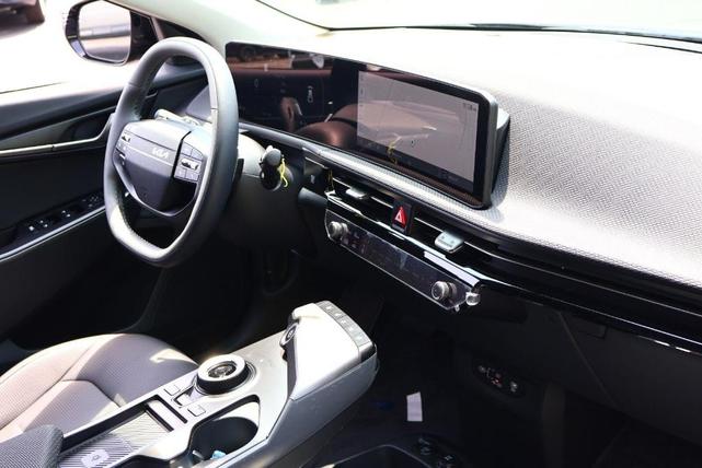 Photo of 2025 Black Kia EV6